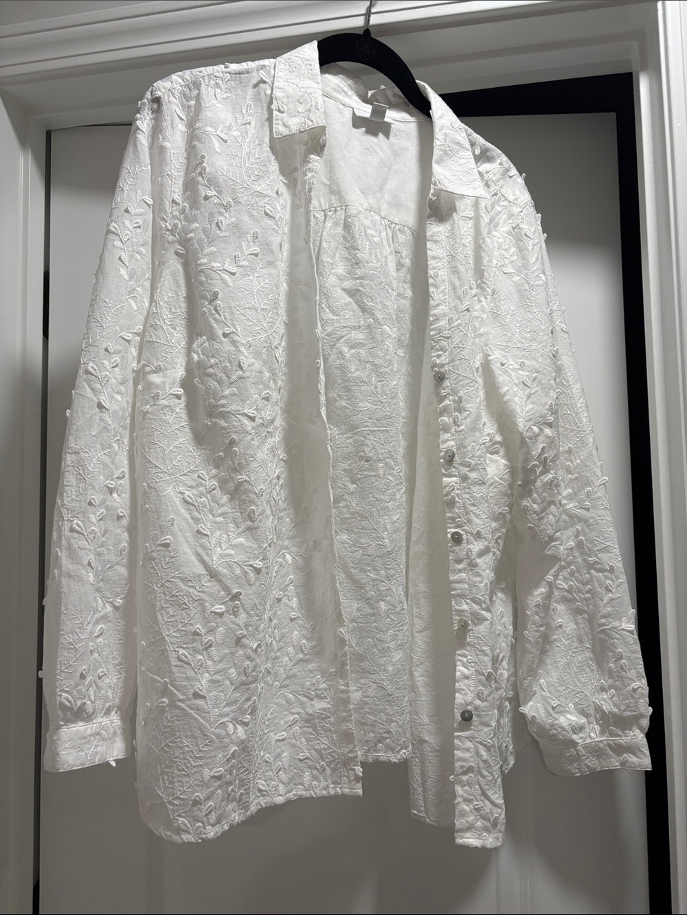 J. Jill White Embroidered Button-Up Blouse